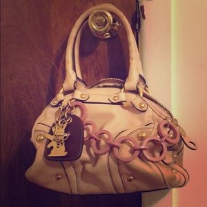 I never really use handbags